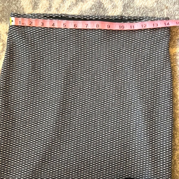 Black and Cream Patterned Pencil Pull-On Skirt, Women’s SP - Picture 4 of 7